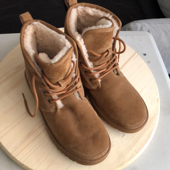 UGGs mens soft  boots camel color with cream color fleece lining - Picture 2 of 5